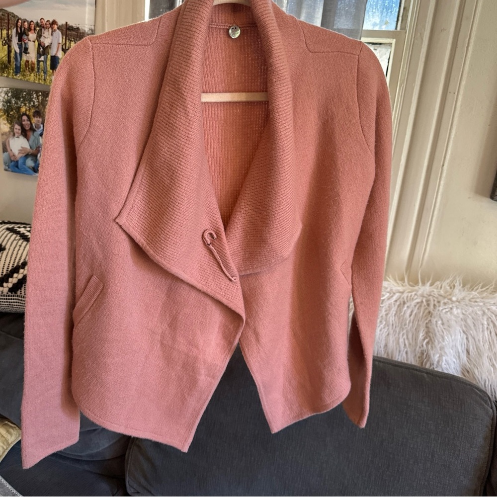 Stylish dusty rose pink cashmere Margaret O’Leary Open Front sweater size XS